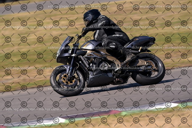 26bt04-2243 | markuskiefer.com - Realisiert mit Pictrs.com