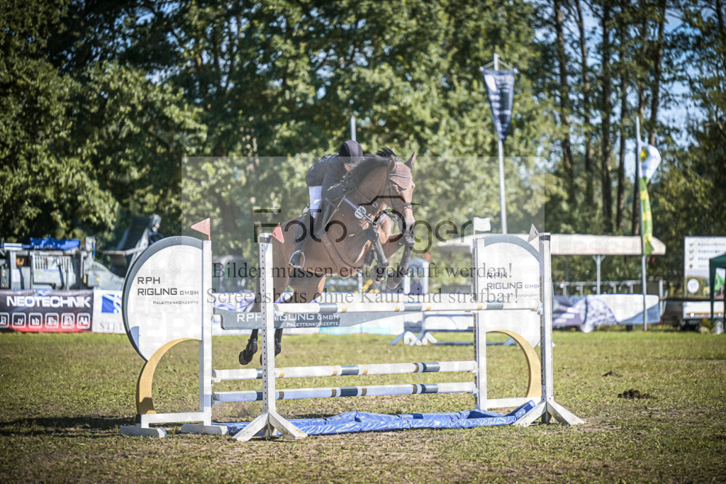 DOS_0554 | Entdecke hochwertige Reitturnierfotos von Foto Oger. Professionell, emotional und authentisch – jetzt Lieblingsmomente im Shop bestellen.Deutschlandweite Turnierfotografie. - Realisiert mit Pictrs.com
