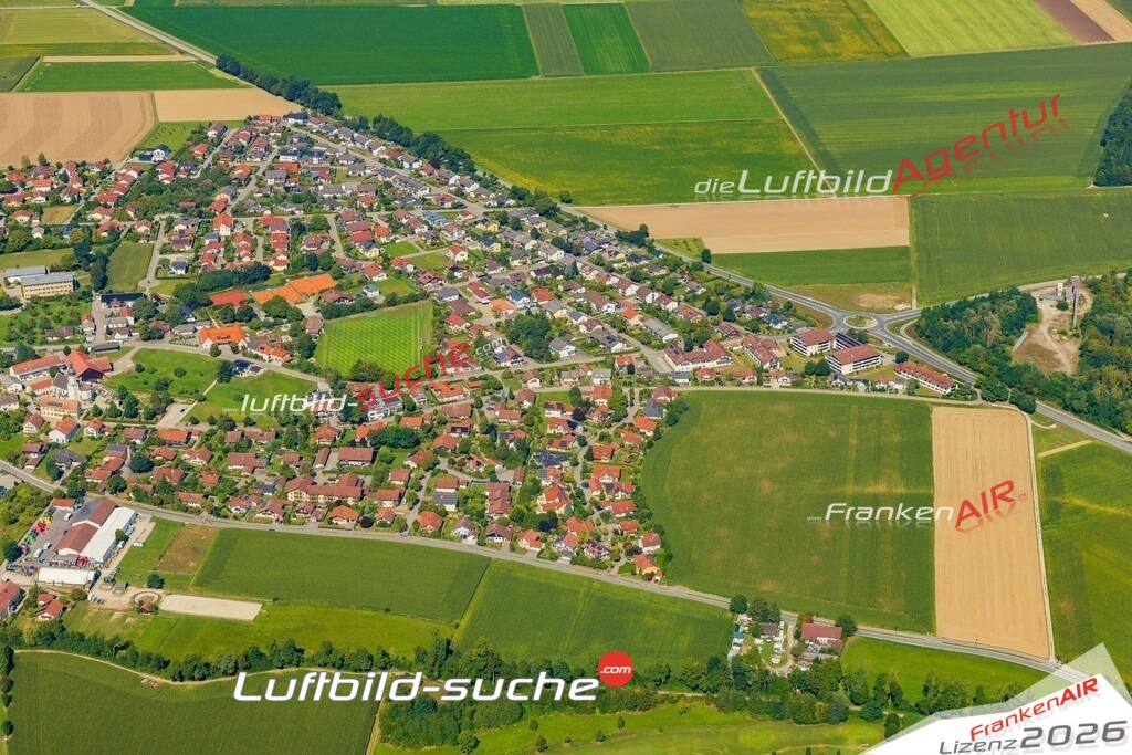 Luftaufnahme der Stadt Kirchham - Die Luftaufnahme wurde 2025 vom UL-Flugzeug heraus erstellt ( keine Drohne ) - Hochauflösende Luftaufnahme - für professionelle Ausdrucke geeignet. Die Geschenkidee !Mit Lizenz und Bildrechte bestellbar