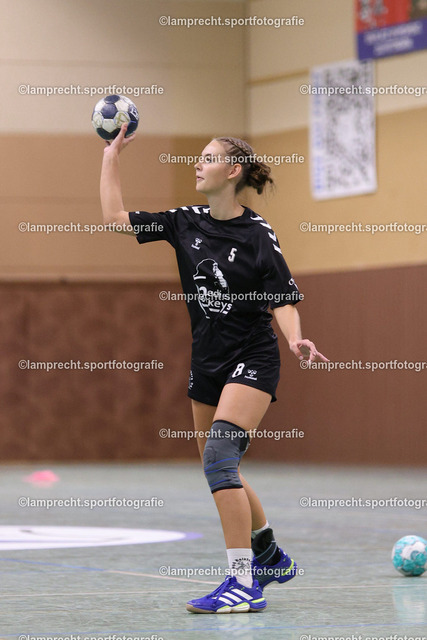 Handball I Juniorinnen I Saison 2026-2027 I Oberliga Schleswig-Holstein I 3. Spieltag I HSG Kalkberg 06 - TSV Bargteheide 032 | Hanna Jolie Cords (8, HSG Kalkberg 06) - Realisiert mit Pictrs.com
