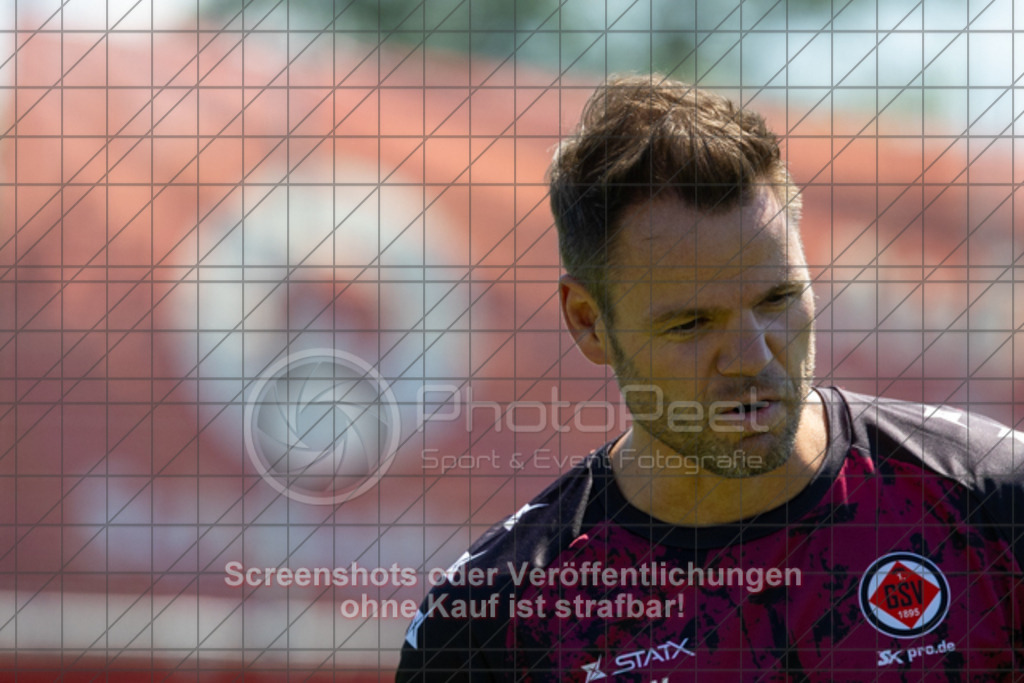 20250629_115653_2138 | #,1.Göppinger SV, Fussball, Oberliga BW - Trainingsauftakt, Saison 2025/2026, Rasensportplatz Stadion SV Göppingen, Hohenstaufenstr. 116, 73033 Göppingen, 29.06.2025 - 10:30 Uhr,Foto: PhotoPeet-Sportfotografie/Peter Harich