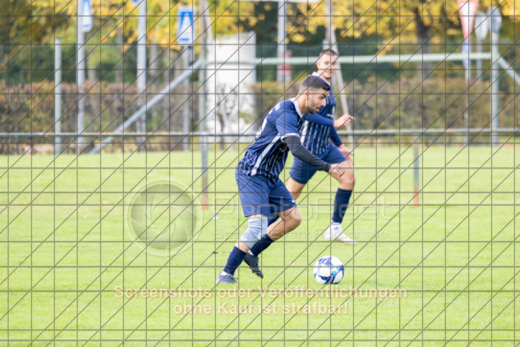 20251019_152217_0192 | #,TV Jahn (blau) vs. TSV Sparwiesen (weiß), Fussball, Kreisliga B10 - Bezirk Neckar/Fils, 09. Spieltag, Saison 2025/2026, Rasensportplatz Jahn, Hohenstaufenstraße 135, 73033 Göppingen, 19.10.2025 - 15:00 Uhr,Foto: PhotoPeet-Sportfotografie/Peter Harich