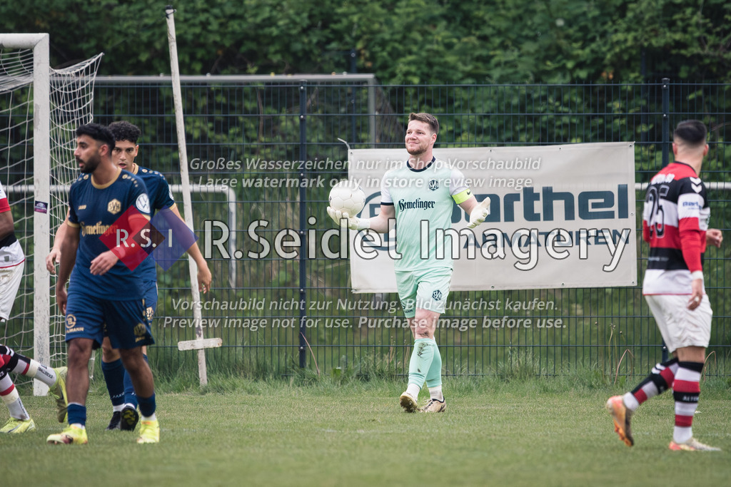 RS-1-117632 | Marcel Pfaar (#1, SVH, Torwart, Teamkapitän) mit dem Ball in der Hand