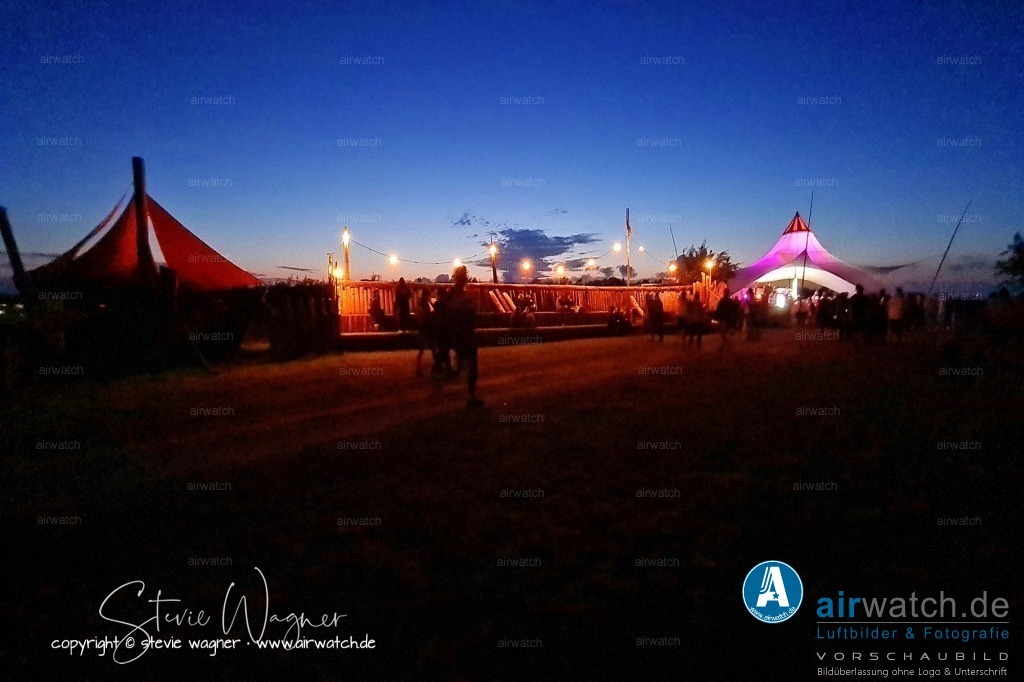Bachblyten® Festival 2023 | Entdecken Sie atemberaubende Luftbilder und Fotografien auf airwatch.de - Tauchen Sie ein in eine Welt voller faszinierender Aufnahmen aus der Vogelperspektive.