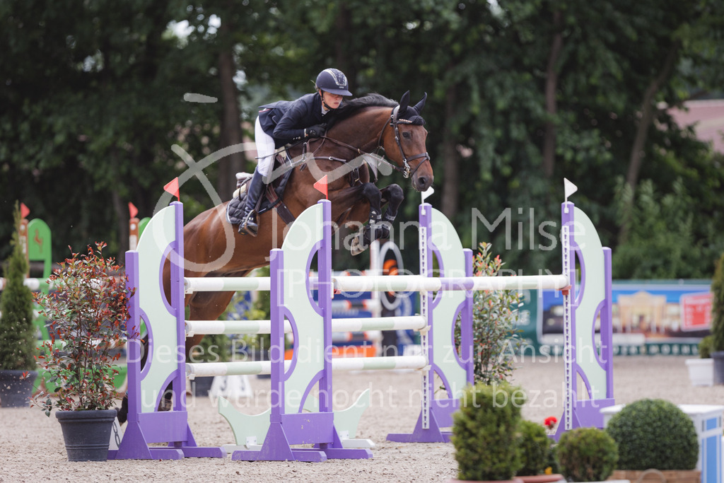 220614_Mühlen_SprPfM-658 | Late Entry Mühlen
Springprüfung Kl.M* 6-8j. Pferde gl. Einlaufprüfung für 6j. Pferde
14.06.2022
