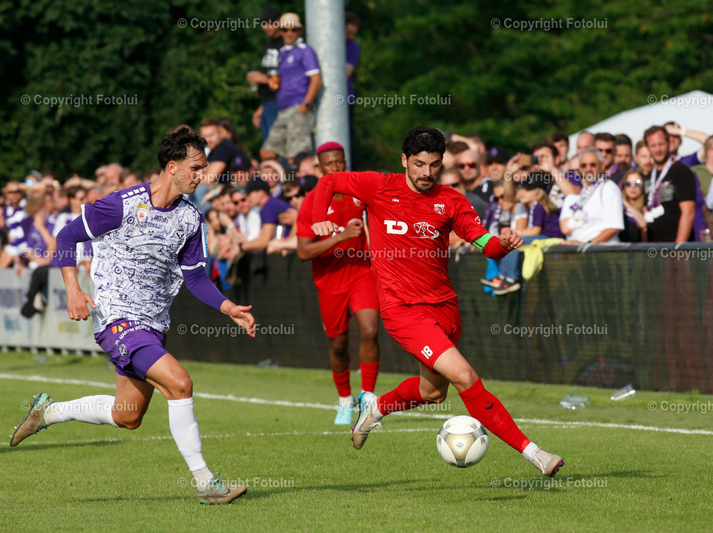 A_LUI_26072025_34 | SPORT,FUSSBALL,UNIQA OEFB CUP 1.RUNDE   26.07.2025 ASKOE OEDT-AUSTRIA SALZBURG IM BILD: BUENYAMIN KARATAS  (OEDT) UND  SEBASTIAN AIGNER (SALZBURG) FOTO:FOTOLUI