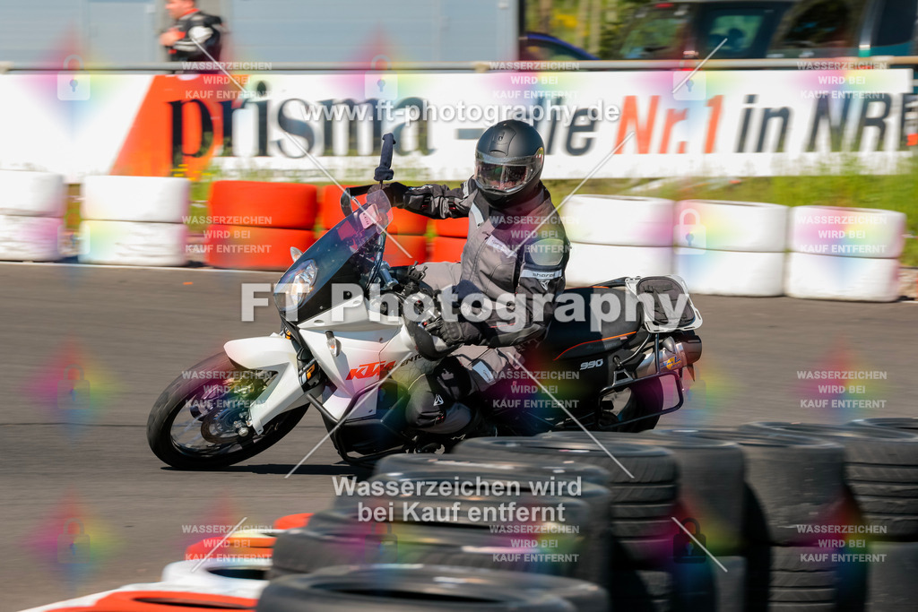 Moto-TeamOBK-21407 | Hier findet Ihr Bilder von Touristenfahrten auf der Nürburgring Nordschleife oder von anderen Veranstaltungen die ich besucht habe. Viel Spass beim Durch Schauen 