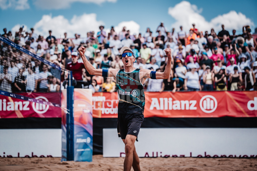 Beachvolleyball | Männer | Allianz German Beach Tour 2025 | Tourstop München | 12.07.2025 | Momme Lorenz jubelt