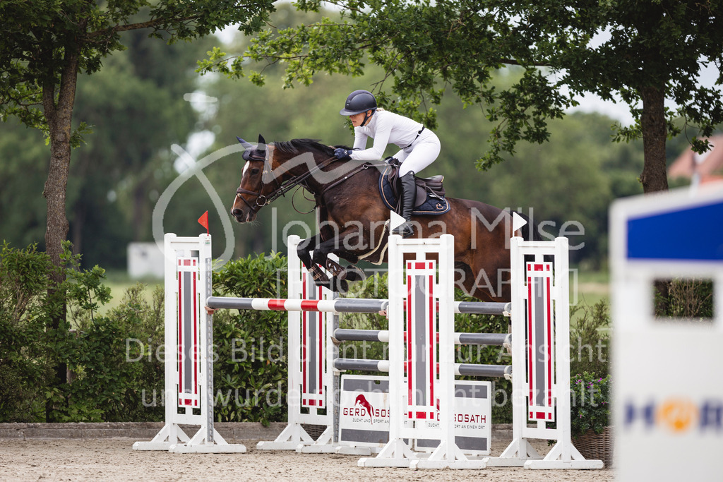 250622_Lemwerder_M2-SprmstAnf-819 | Deine schönsten Turniermomente als professionelle Fotos! Entdecke hochwertige Pferdesport-Fotografie im Online-Shop. Jetzt Fotos finden & bestellen!