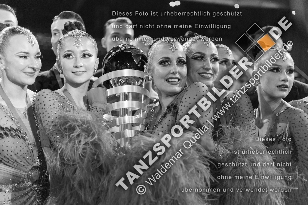 20251206-06280 | Hier finden Sie Tanz Bilder vom Latein und Standard Formationen tanzen. Sportbilder vom Tanzsport. Schöne Fotos und von Weltmeisterschaft, Europameisterschaft, Bundesliga, Regionalliga, Oberliga und Landesliga sowie von GOC Stuttgart, DanceComp, WM Bremen