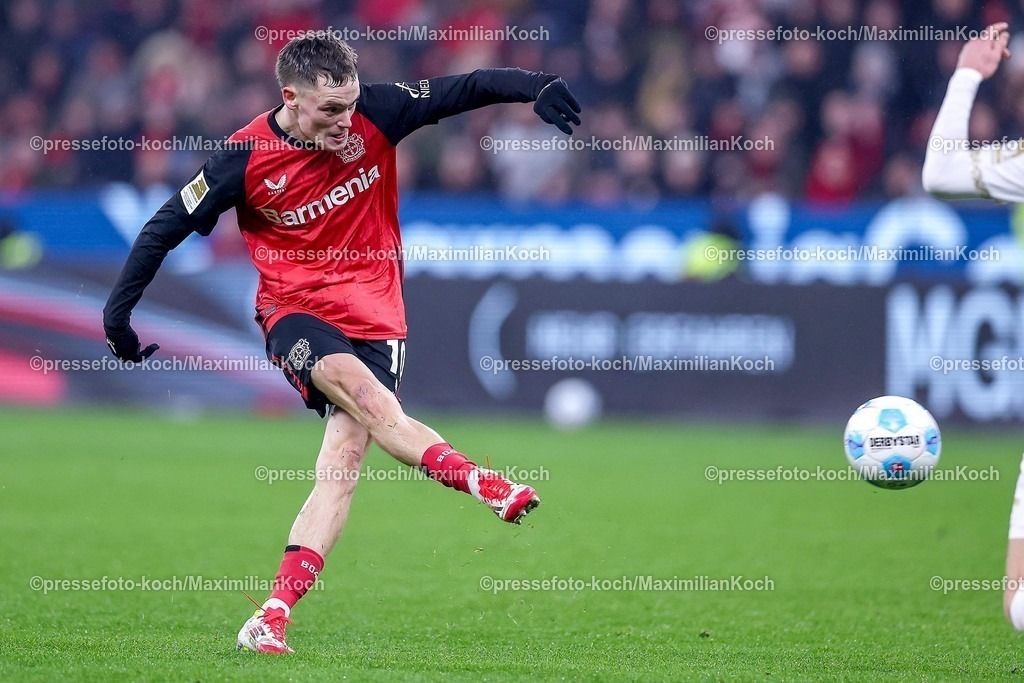 Lev14012501062 | 14.01.2025, Fußball, Bayer 04 Leverkusen - 1. FSV Mainz 05, 1. Fußball Bundesliga, 17. Spieltag, BayArena, Saison 2024 2025: Florian Wirtz (Bayer04 Leverkusen #10)DFB regulations prohibit any use of photographs as image sequences and or quasi-video.