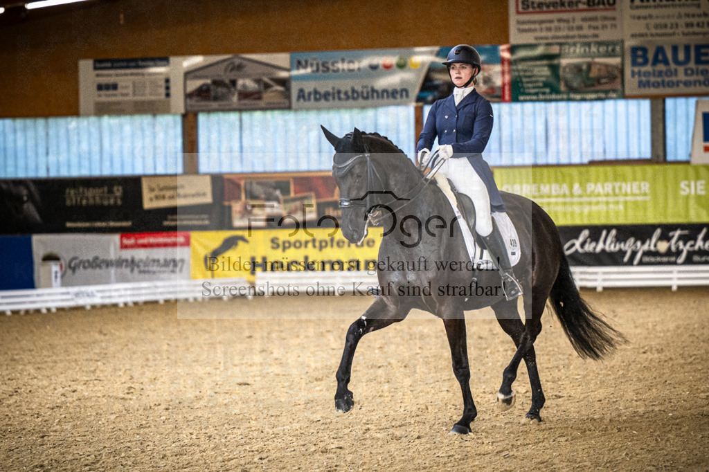 DOS_1293 | Entdecke hochwertige Reitturnierfotos von Foto Oger. Professionell, emotional und authentisch – jetzt Lieblingsmomente im Shop bestellen.Deutschlandweite Turnierfotografie. - Realisiert mit Pictrs.com