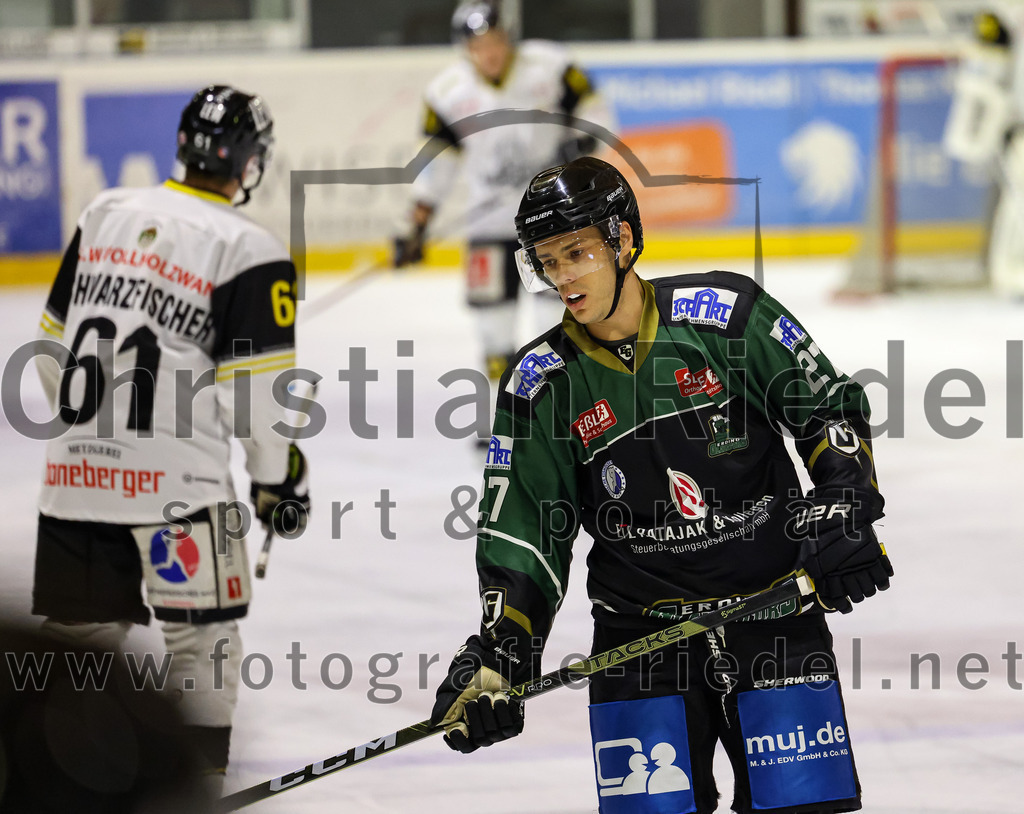 2022-12-23_033_TSV_Erding_gegen_EA_Schongau | Erding, Deutschland, 23.12.2022:
Eishockey, Bayernliga 2022 / 2023, 22. Spieltag, TSV Erding gegen EA Schongau, Endergebnis: 

Foto: Christian Riedel / fotografie-riedel.net