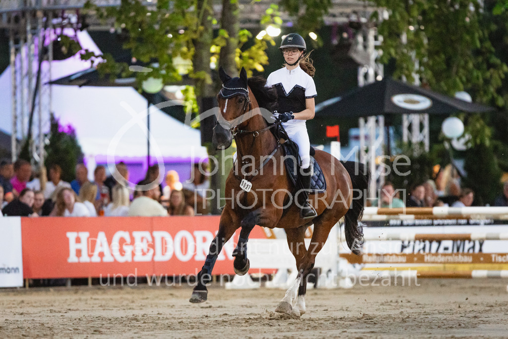 220825_Delbrueck_A1-Mannschaft-386 | Deine schönsten Turniermomente als professionelle Fotos! Entdecke hochwertige Pferdesport-Fotografie im Online-Shop. Jetzt Fotos finden & bestellen!