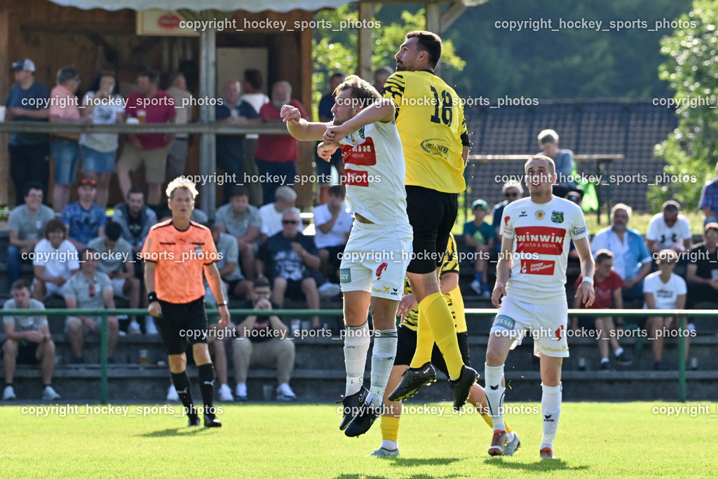 FC Faakersee vs. Rapid Lienz  | #6 Florian Unterweger Rapid Lienz, #18 Andreas Unterguggenberger FC Faakersee, FC Faakersee vs. Rapid Lienz , FC Faakersee vs. Rapid Lienz  am 04.08.2024 in Faakersee (Sportplatz Faakersee), Austria, (Photo by Bernd Stefan)