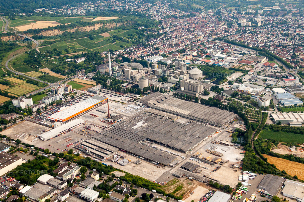Luftbild: Technische Anlagen im Industriegebiet Eternit Werk im Ortsteil Leimen in Heidelberg in Leimen im Bundesland Baden-Württemberg in Deutschland. Foto: IMG_29894.jpg vom 02.07.2010 durch Werner Riehm/FLY-FOTO.de