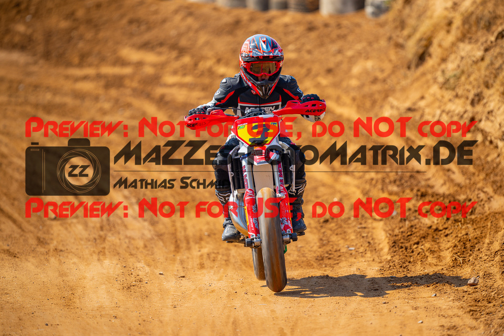 MaZZes-Fotomatrix-20260815-605240 | ROOKIES