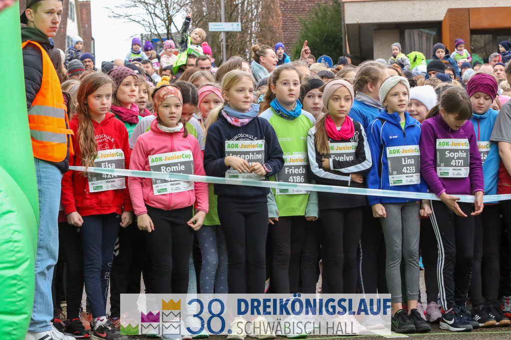 400m AOK Junior Cup | 3 Koenigslauf 2024 400m AOK Junior Cup - Realisiert mit Pictrs.com