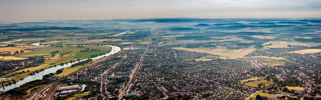 Luftbild: Panorama der Fluss- Uferbereichen der Mosel in Yutz im Bundesland Moselle in Frankreich. Foto: IMG_29539-Pano.jpg vom 27.06.2010 durch Werner Riehm/FLY-FOTO.de – Auflösung des Originals: 9220 x 2879 px
