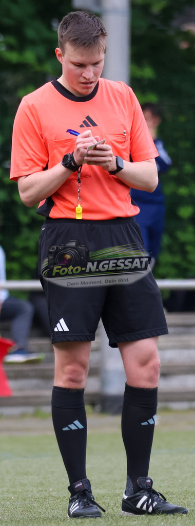 Bünder SV - SV Enger-Westerenger, | Auf dem Bild zu sehen: Schiedsrichter: Timo SchneeBünder SV, SV Enger-Westerenger, Saison 25/26, Kreisliga A, Bünde, Deutschland - Realisiert mit Pictrs.com