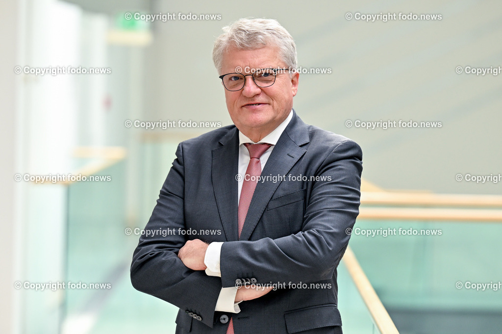 Klaus Luger (SP_ Bgm. der Stadt Linz)_ 10.03.2023-16 | 10.03.2023, Altes Rathaus, AUT, Buergermeister Klaus Luger, im Bild Klaus Luger (SP, Buergermeister der Stadt Linz) 