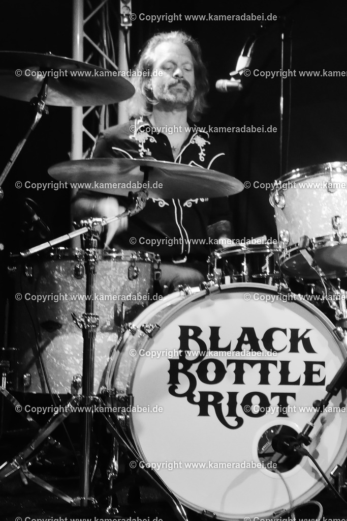 Konzert : Black Bottle Riot am 14.11.2025 im Rare Guitar in Münster | Konzert : Black Bottle Riot am 14.11.2025 im Rare Guitar in Münster - Realisiert mit Pictrs.com