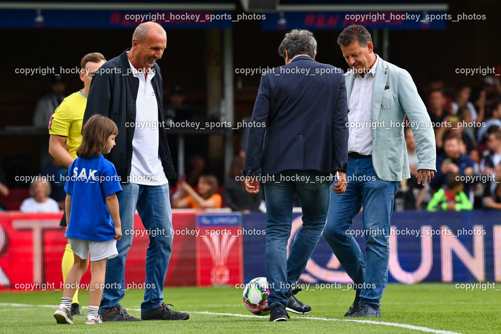 SAK vs. SK Sturm 22.7.2023 | Ehrenanstoss Klagenfurter Bürgermeister Christian Scheider