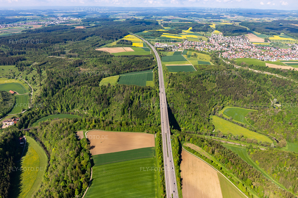 Luftbild: A81 Neckartalbrücke in Rottweil im Bundesland Baden-Württemberg in Deutschland. Foto: IMG_114451.jpg vom 30.05.2019 durch Werner Riehm/FLY-FOTO.de