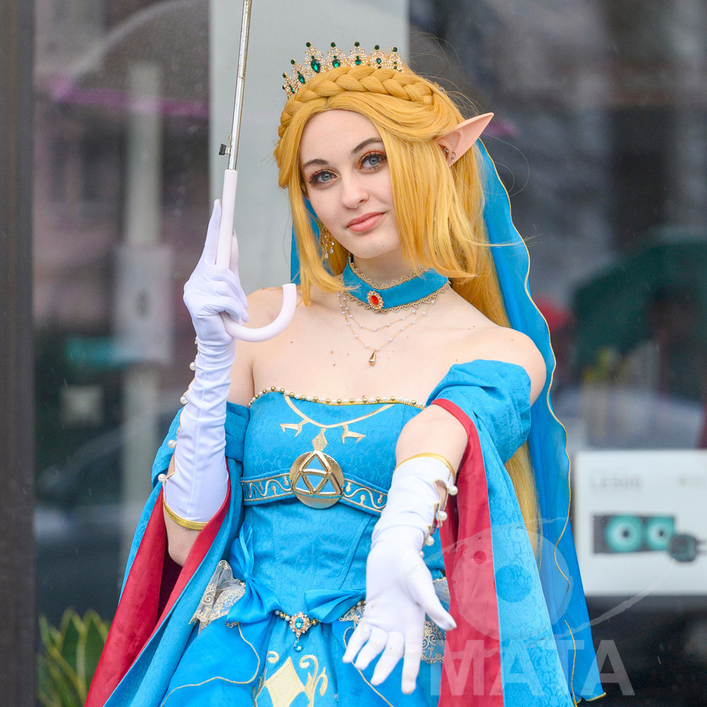 _DWA2247-2 | Trotz Nieselregen schlängelte sich der „Gaudiwurm“ am Sonntag durch die Nürnberger Innenstadt an tausenden Faschingsfans vorbei.  Nürnberg, 11.02.2024 - Realisiert mit Pictrs.com