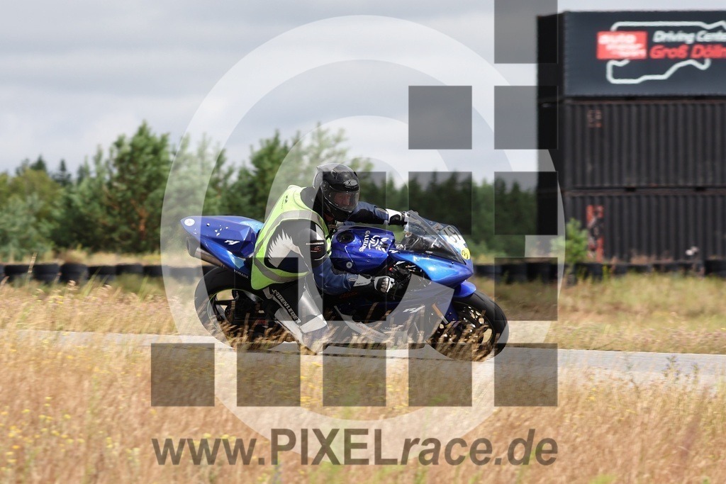 0069-20240713_05062 | Schöne Erinnerungen an spannende Momente - das festzuhalten ist unser Job. PIXELrace.de ist seit 2003 auf den Rennstrecken Europas unterwegs um die Action draußen beim Fahren und die wunderbare Stimmung imm Fahrerlager für euch einzufangen.