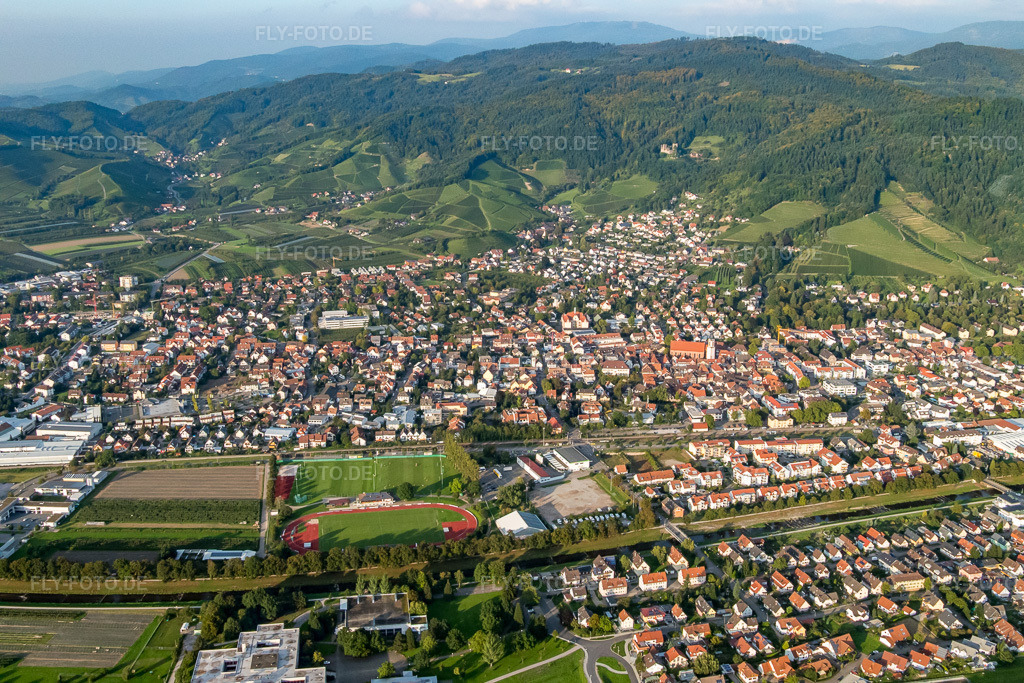 Luftbild: Ortsansicht der Straßen und Häuser der Wohngebiete im Ortsteil Gaisbach in Oberkirch im Bundesland Baden-Württemberg in Deutschland. Foto: P1010162.jpg vom 15.09.2014 durch Werner Riehm/FLY-FOTO.de