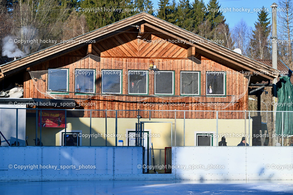 EC Tigers Paternion vs. EC FELD AM SEE/DSG LEDENITZEN | Vereinshaus EC Paternion, EC Tigers Paternion vs. EC FELD AM SEE/DSG LEDENITZEN, EC Tigers Paternion vs. EC FELD AM SEE/DSG LEDENITZEN am 04.01.2026 in Paternion (Eislaufplatz Paternion), Austria, (Photo by Bernd Stefan)