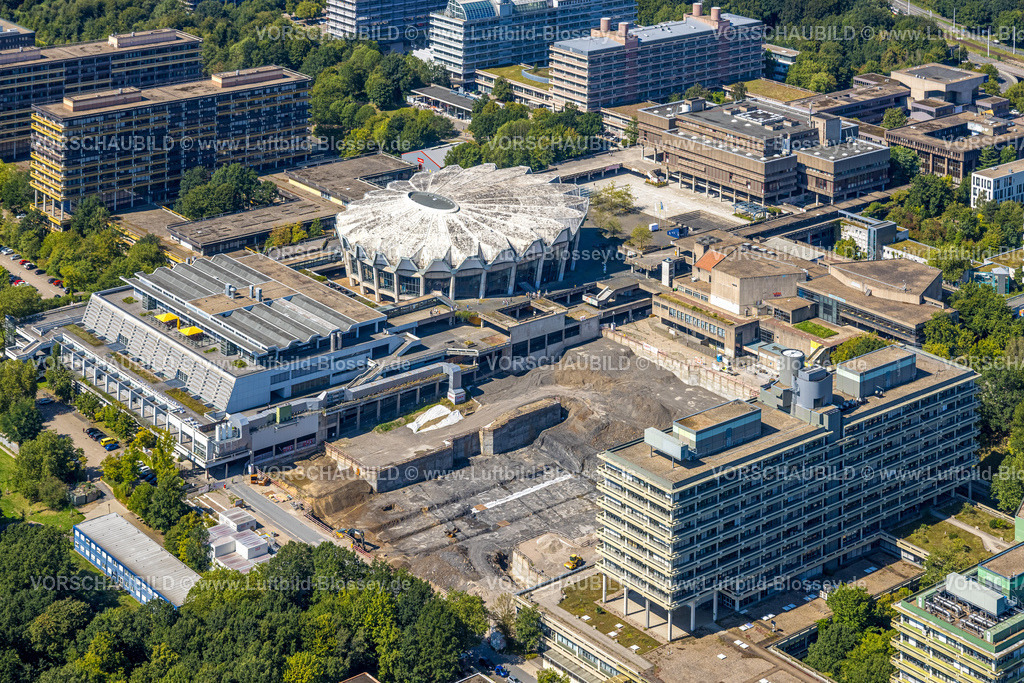 Bochum240816055 | RUB Ruhr-Universität Bochum, Audimax der Ruhr-Universität Bochum muschelförmiges Gebäude, Baustelle mit Ersatzneubau NA, Querenburg, Bochum, Ruhrgebiet, Nordrhein-Westfalen, Deutschland