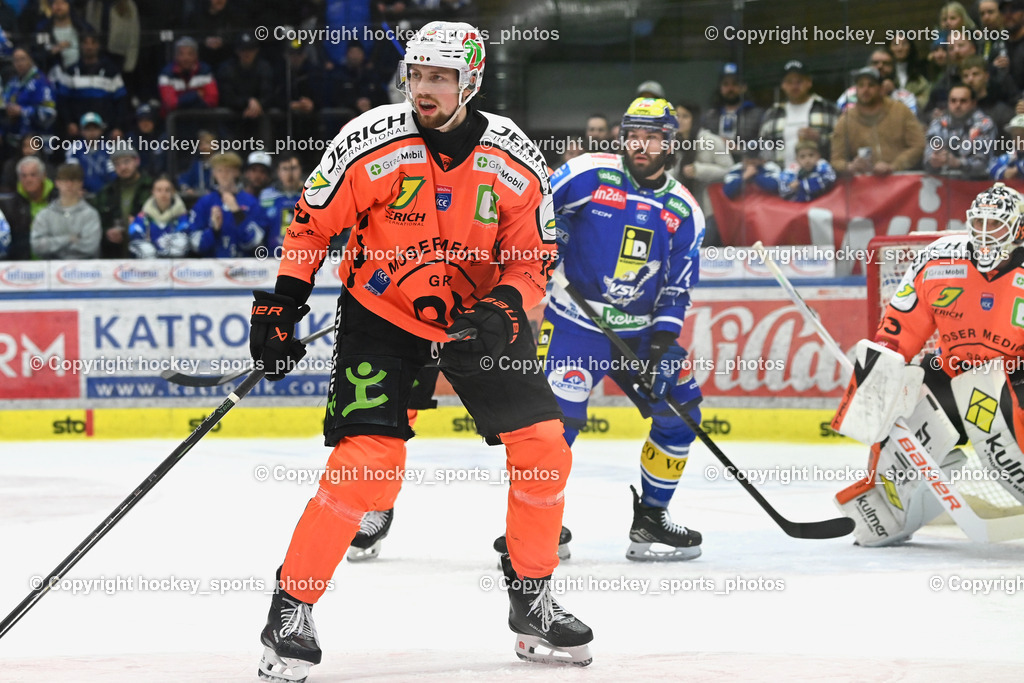EC IDM WÄRMEPUMPEN VSV vs. MOSER MEDICAL GRAZ99ERS | #18 Paul Stapelfeldt Graz 99ers, #74 Joel Teasdale EVC VSV, #33 Maxime Lagacé Graz 99ers, EC IDM WÄRMEPUMPEN VSV vs. MOSER MEDICAL GRAZ99ERS, EC IDM WÄRMEPUMPEN VSV vs. MOSER MEDICAL GRAZ99ERS am 12.03.2026 in Villach (Stadthalle Villach), Austria, (Photo by Bernd Stefan)