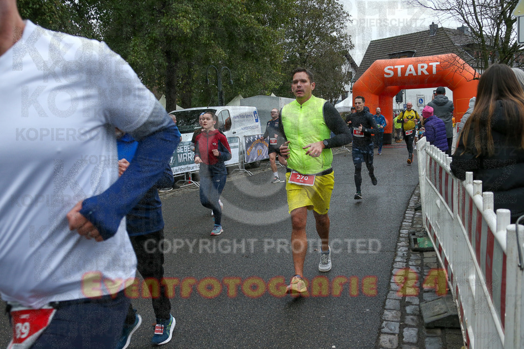 251130_1143_EX1_8438 | Sportfotografie im Rhein-Sieg Kreis, Köln, Bonn, NRW, Rheinland Pfalz, Hessen, etc. Unser Tätigkeitsfeld umfasst den Laufsport vom Volkslauf über den Marathon, Duathlon, Triathon bis zum Ultralauf wie Kölnpfad Ultra oder Schindertrail.