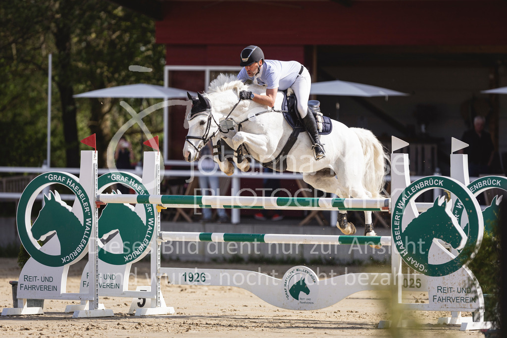 260503_Spenge_7_M2-Spr-m-steig-Anf-733 | Deine schönsten Turniermomente als professionelle Fotos! Entdecke hochwertige Pferdesport-Fotografie im Online-Shop. Jetzt Fotos finden & bestellen!