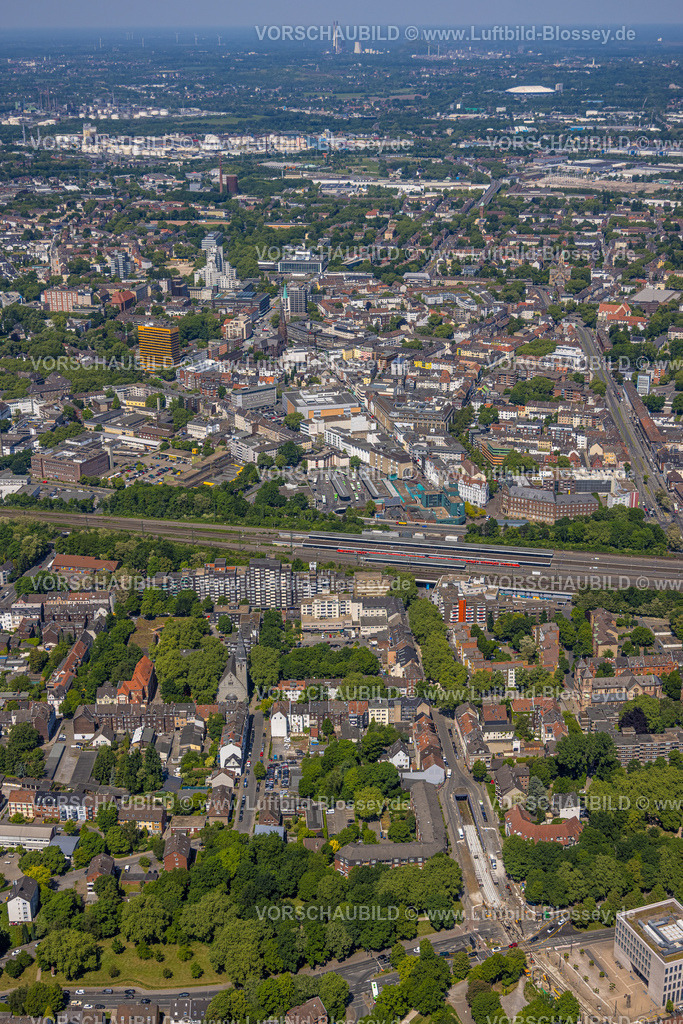Gelsenkirchen250505714 | Luftbild, City Innenstadt Gelsenkirchen, Hbf Hauptbahnhof Bahngleise, Bahnhofstraße Fußgängerzone und Ringstraße, Bochumer Straße und Justizzentrum, Neustadt, Gelsenkirchen, Ruhrgebiet, Nordrhein-Westfalen, Deutschland