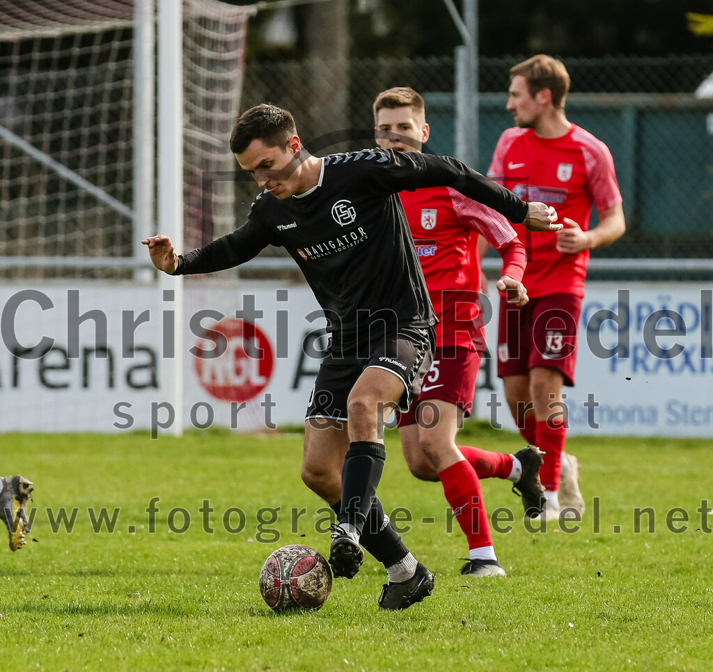 2024-02-24_033_FC_Schwaig_gegen_TSV_1880_Wasserburg | Oberding, Deutschland, 24.02.2024:
Fußball, 2. Runde Qualifikation TOTO-Pokal 2023 / 2024, 1. Spieltag, FC Schwaig gegen TSV 1880 Wasserburg, Endergebnis: 2:3

Vincent Sommer (FC Schwaig, #10)

Foto: Christian Riedel / fotografie-riedel.net