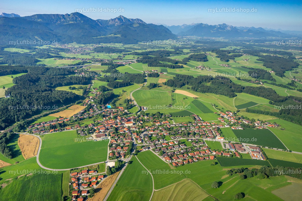 luftbild-vachendorf-bruno-kapeller-10 | Luftbild von Vachendorf im Sommer - Realisiert mit Pictrs.com