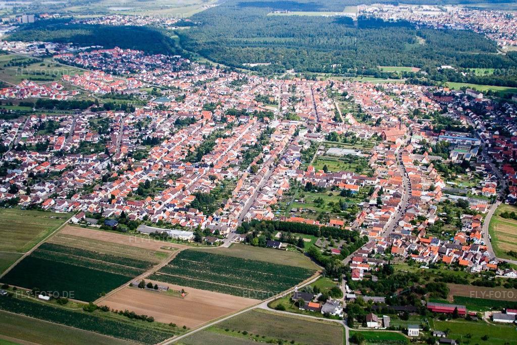 Luftbild: Ortsansicht von Südwesten im Ortsteil Wiesental in Waghäusel im Bundesland Baden-Württemberg in Deutschland. Foto: IMG_12844.jpg vom 24.08.2008 durch Werner Riehm/FLY-FOTO.de