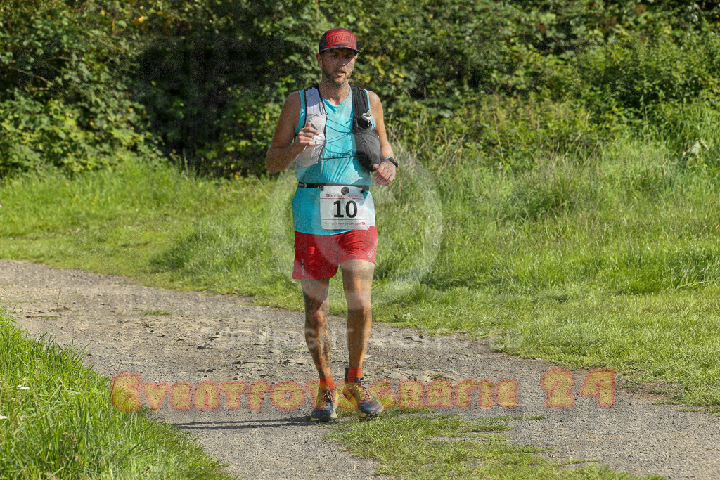 230826_1627_EX1_1567 | Sportfotografie im Rhein-Sieg Kreis, Köln, Bonn, NRW, Rheinland Pfalz, Hessen, etc. Unser Tätigkeitsfeld umfasst den Laufsport vom Volkslauf über den Marathon, Duathlon, Triathon bis zum Ultralauf wie Kölnpfad Ultra oder Schindertrail.