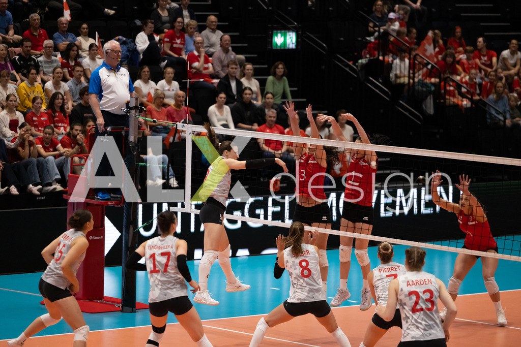 Georgia v Switzerland - CEV European League Women | KRIENS, SWITZERLAND - JUNE 12: SARINA WIELAND of Switzerland against ANA TEVDORADZE of Georgia and MARIAM GAPRINDASHVILI of Georgia double block during the CEV European League match between Georgia and Switzerland at Pilatus Arena on June 12, 2026 in Kriens, Switzerland. - Realisiert mit Pictrs.com
