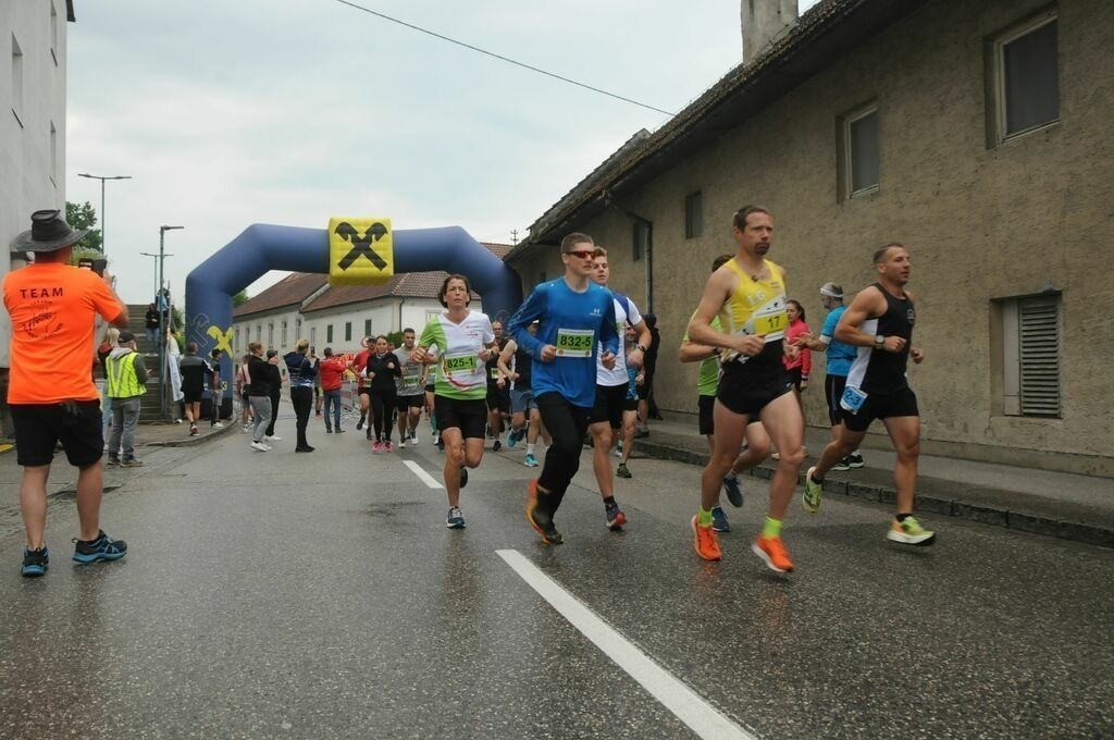 12h Lauf Prambachkirchen | Sport-,  Presse- und Eventbegleitung!
Contact me !
