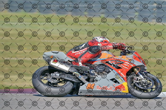 26BT02-0214 | markuskiefer.com - Realisiert mit Pictrs.com