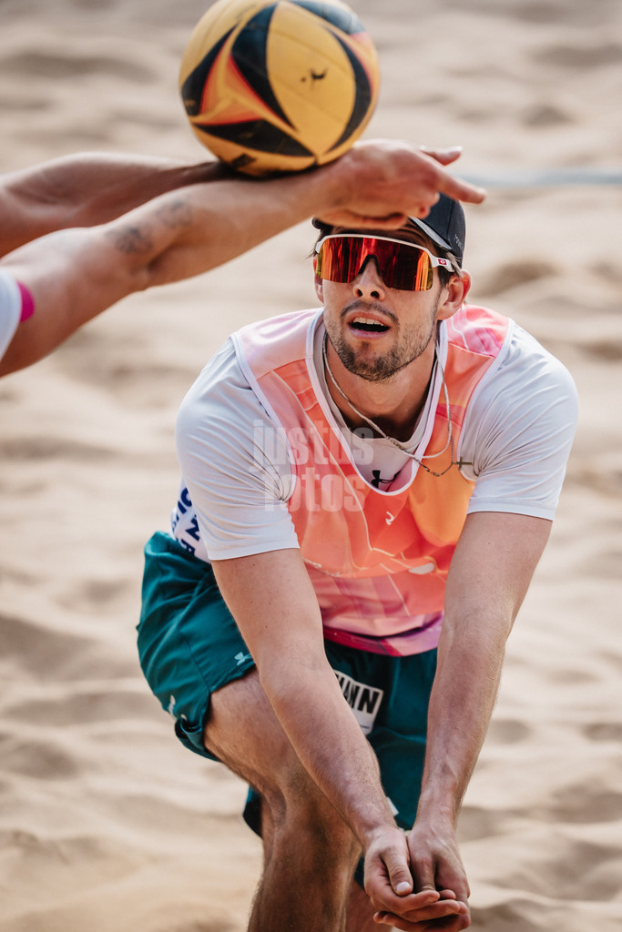 Beachvolleyball | Männer | Allianz German Beach Tour 2025 | Tourstop Düsseldorf | 17.05.2025 | Niklas Held bekommt den Ball weggeschnappt