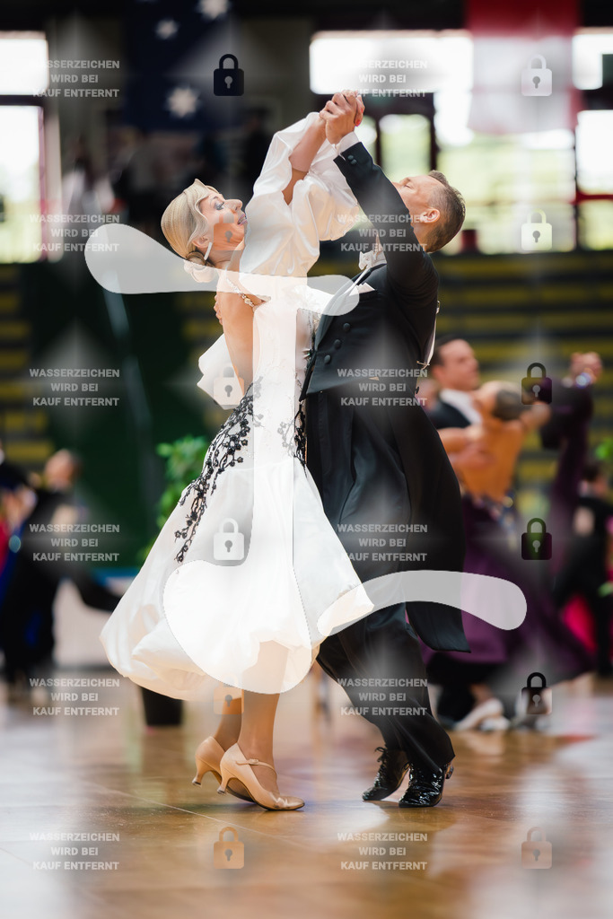 Hessen Tanzt WDSF Open Senior I Standard 10th (43) Harald Rybka _ Sarah Rybka-Schmidt (TC Rot-Weiss Casino Mainz)-2025-05-17-7096 | Webshop for digital downloads and prints of dance sport, event & show photographer Julian Link - Realisiert mit Pictrs.com