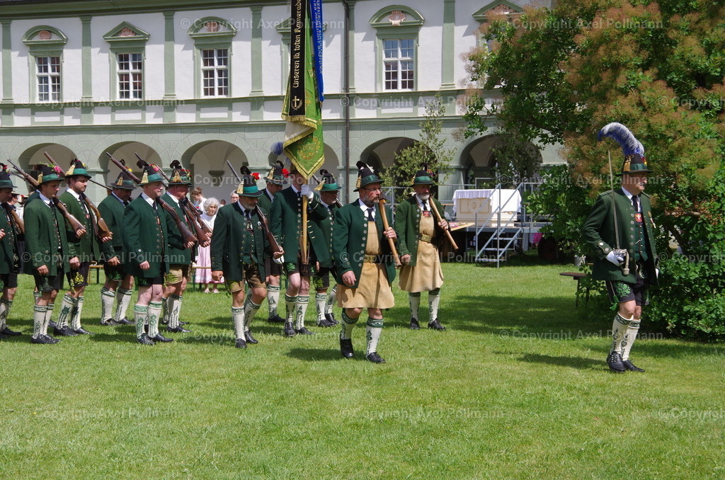 IMGP7097 | fotografiert von Axel PollmannLeonhardi Wallfahrt Benediktbeuern und Murnau, Fronleichnam, Fasching, Landschaft im Loisachtal und Benediktbeuern  - Realisiert mit Pictrs.com
