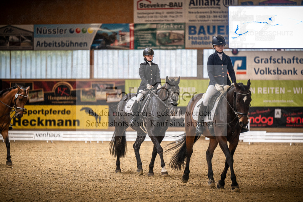 DOS_0073 | Entdecke hochwertige Reitturnierfotos von Foto Oger. Professionell, emotional und authentisch – jetzt Lieblingsmomente im Shop bestellen.Deutschlandweite Turnierfotografie. - Realisiert mit Pictrs.com