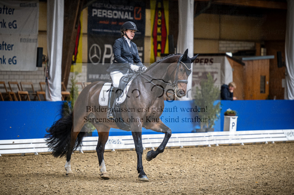 DOS_2164 | Entdecke hochwertige Reitturnierfotos von Foto Oger. Professionell, emotional und authentisch – jetzt Lieblingsmomente im Shop bestellen.Deutschlandweite Turnierfotografie. - Realisiert mit Pictrs.com