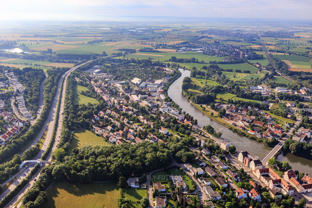 Luftbild: Wohngebiet zwischen Donau, Donauwörth Alter Hafen und B2 in Donauwörth im Bundesland Bayern in Deutschland. Foto: IMG_101741.jpg vom 08.07.2017 durch Werner Riehm/FLY-FOTO.de
